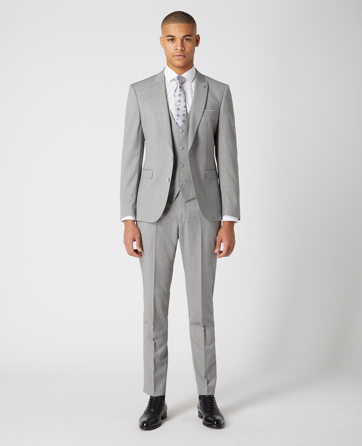 Man wearing a grey Slim Fit Mix and Match Suit