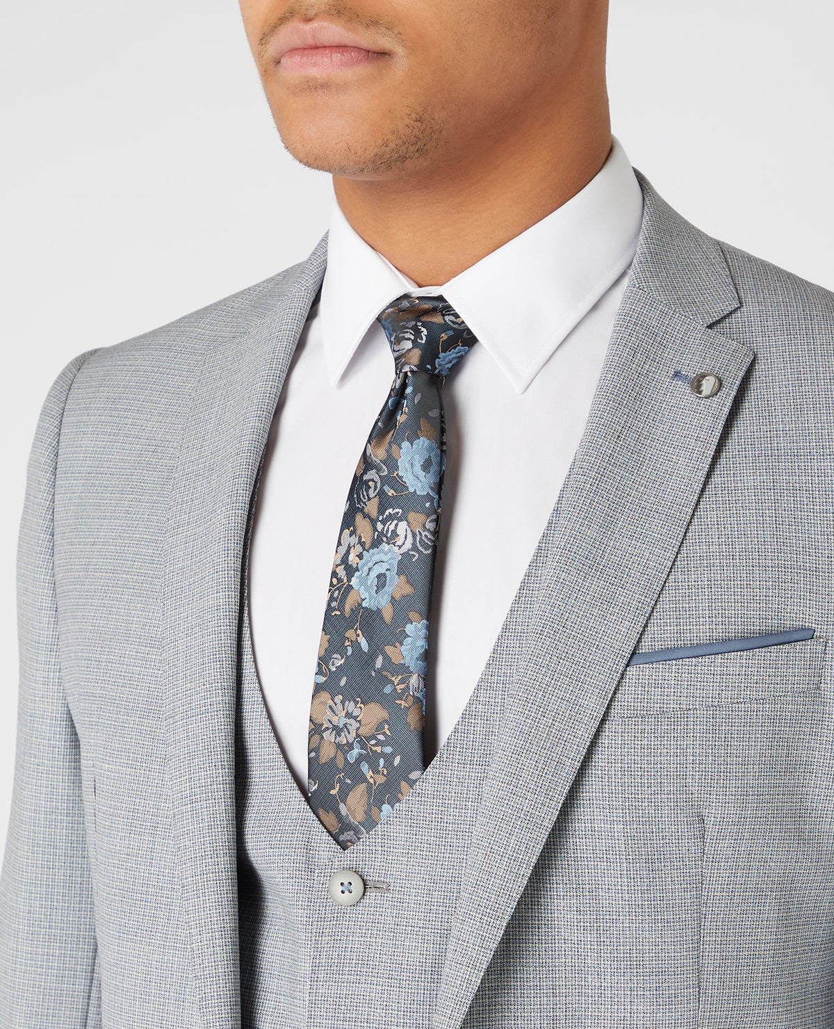 Man wearing a grey Slim Fit Mix and Match Suit