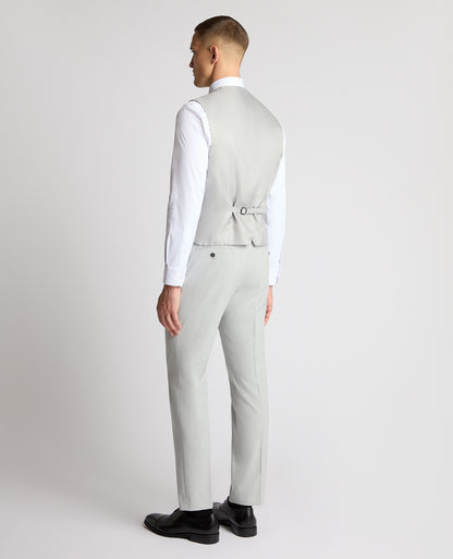 Man wearing a Grey suit