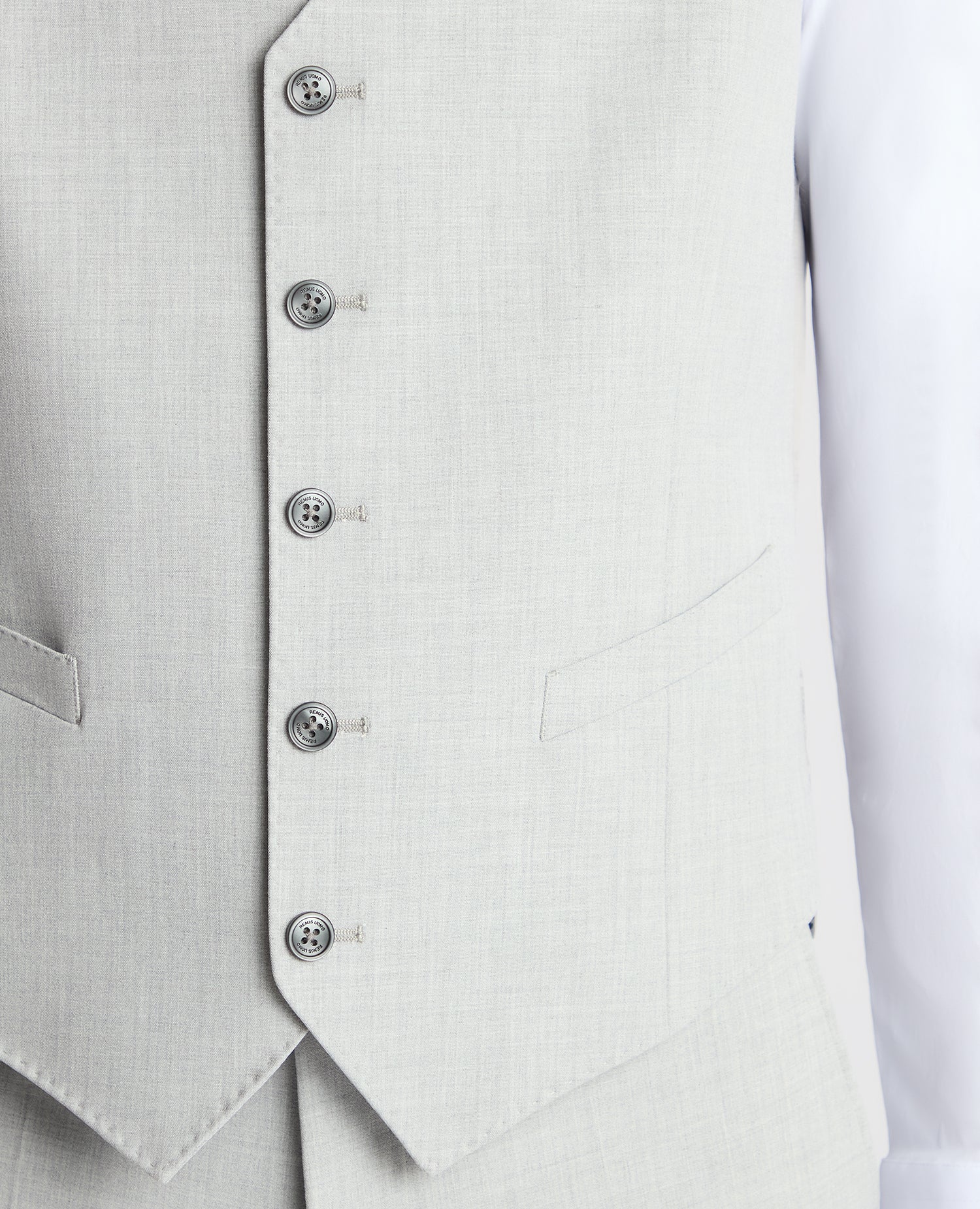 Man wearing a Grey suit