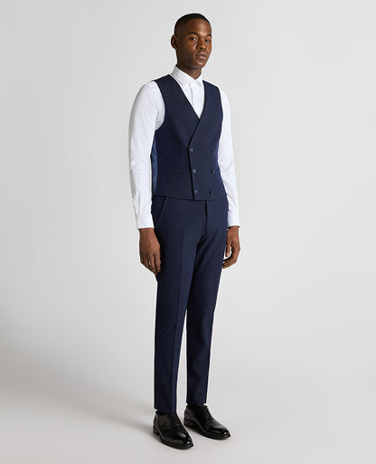 Man wearing a navy suit