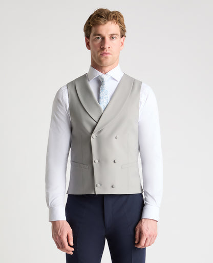 Man wearing a Grey suit