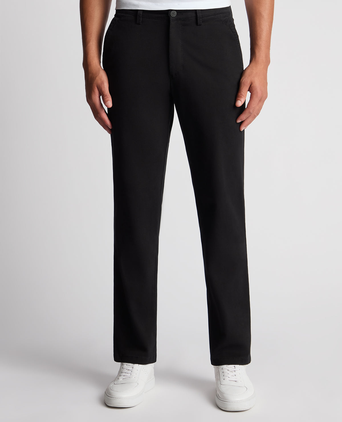 Man wearing a black Straight Leg Cotton-Stretch Ronan Chino
