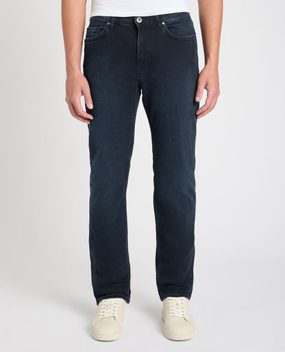Man wearing a navy jean