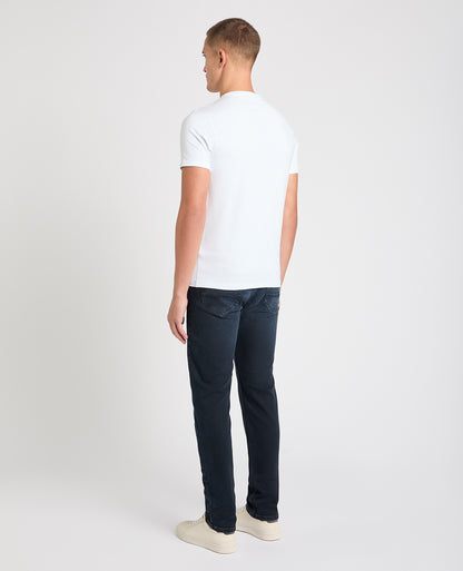 Man wearing a navy jean