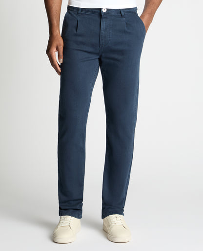 Man wearing a blue jean