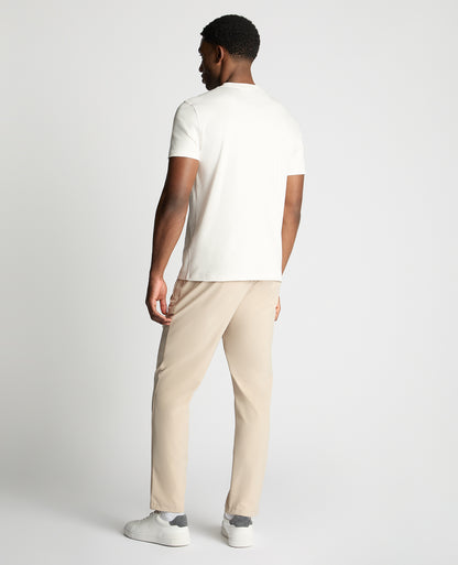 Man wearing a stone chino