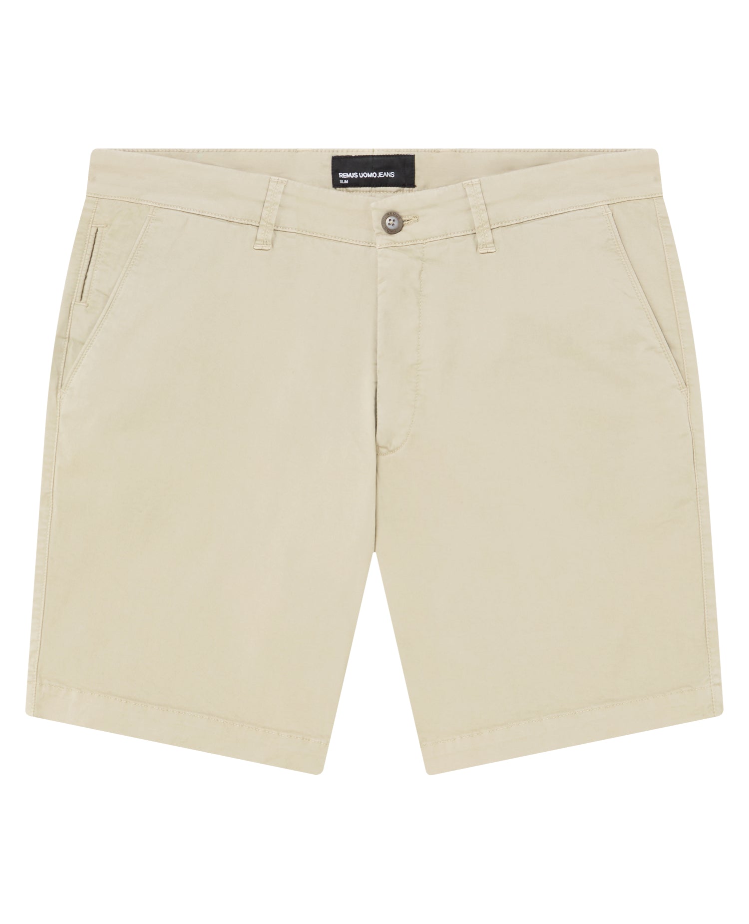 Man wearing a stone chino