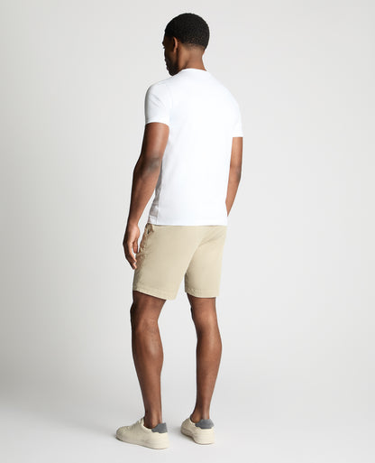 Man wearing a stone chino