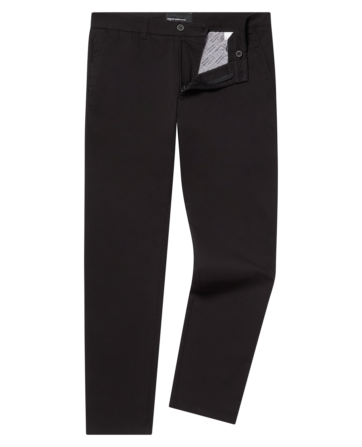 Man wearing a Black chino