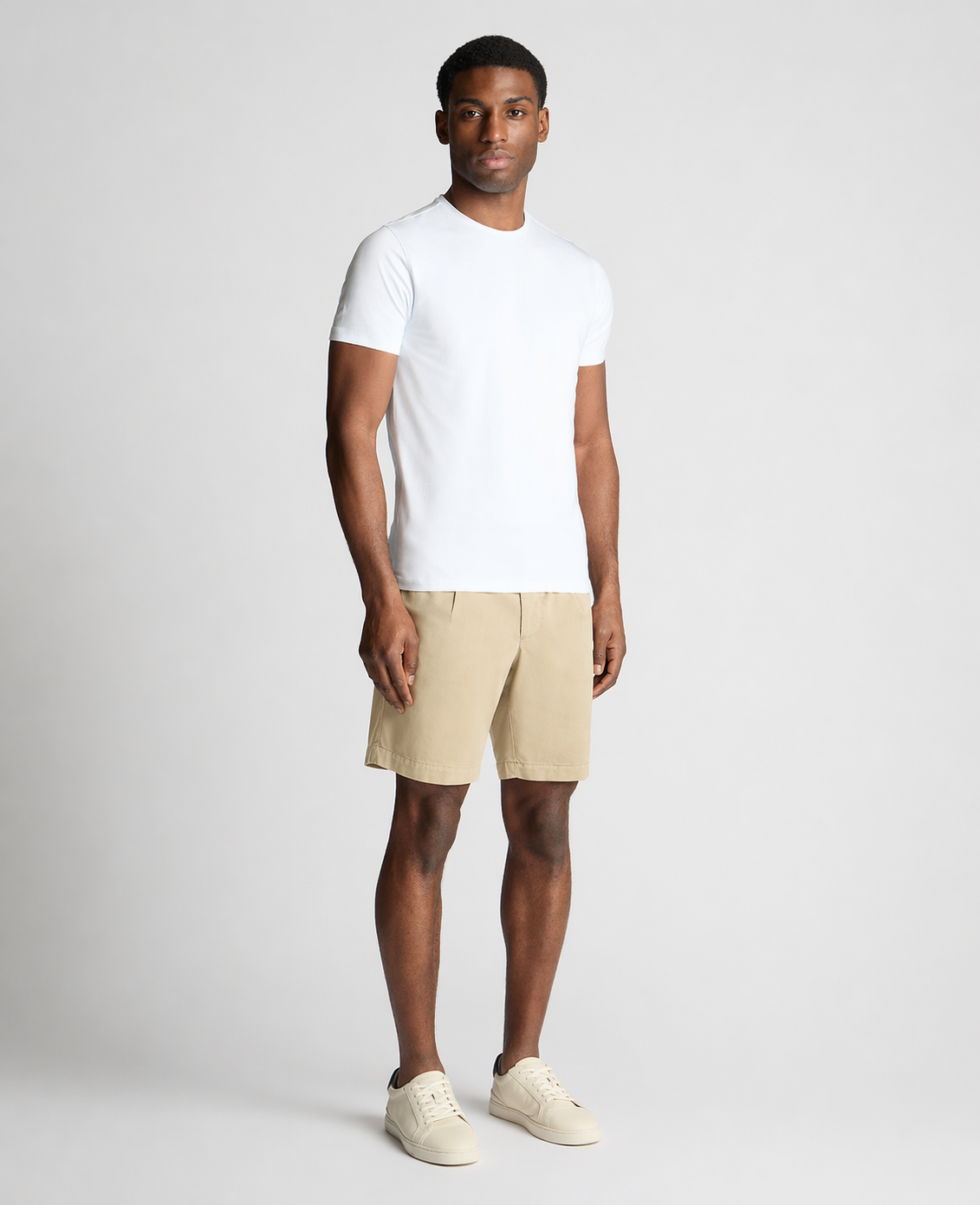 Man wearing a cream chino