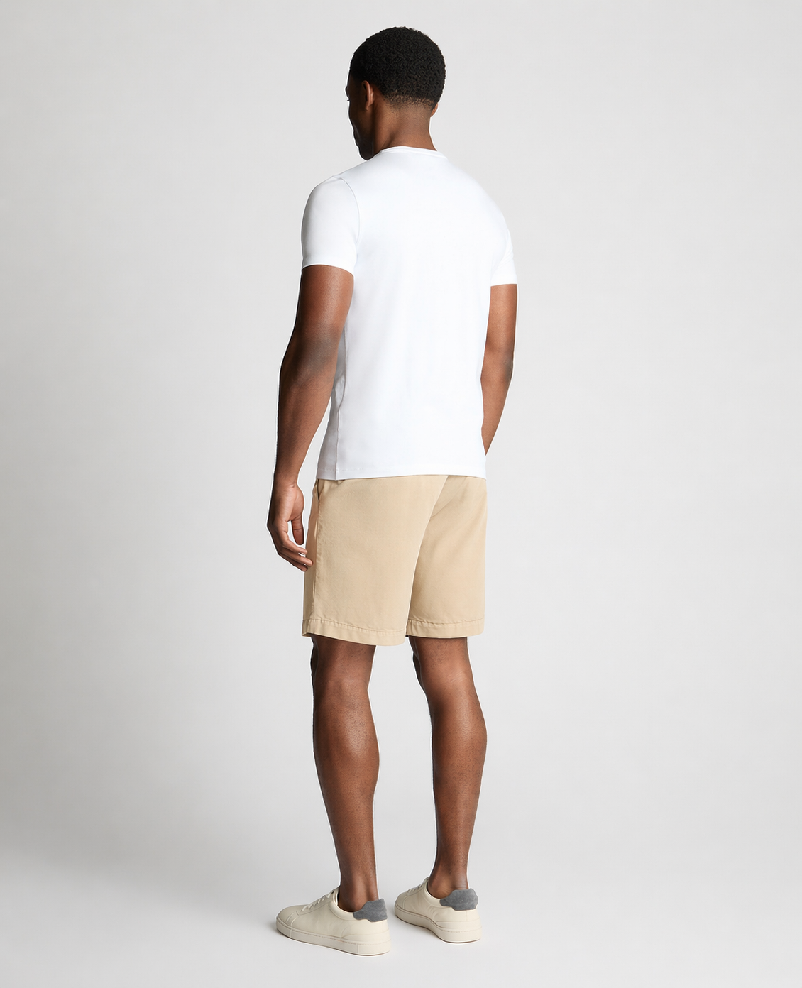 Man wearing a cream chino