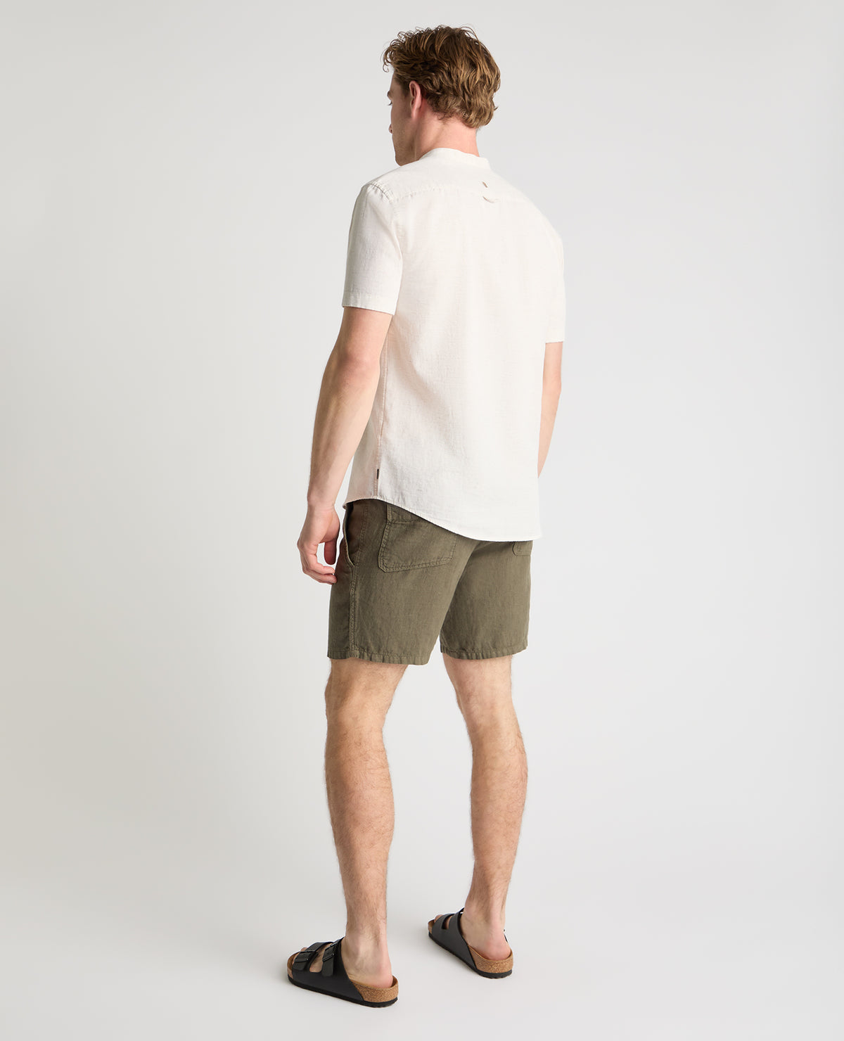 Man wearing a green chino