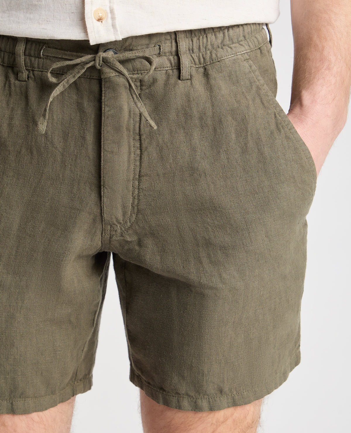 Man wearing a green chino