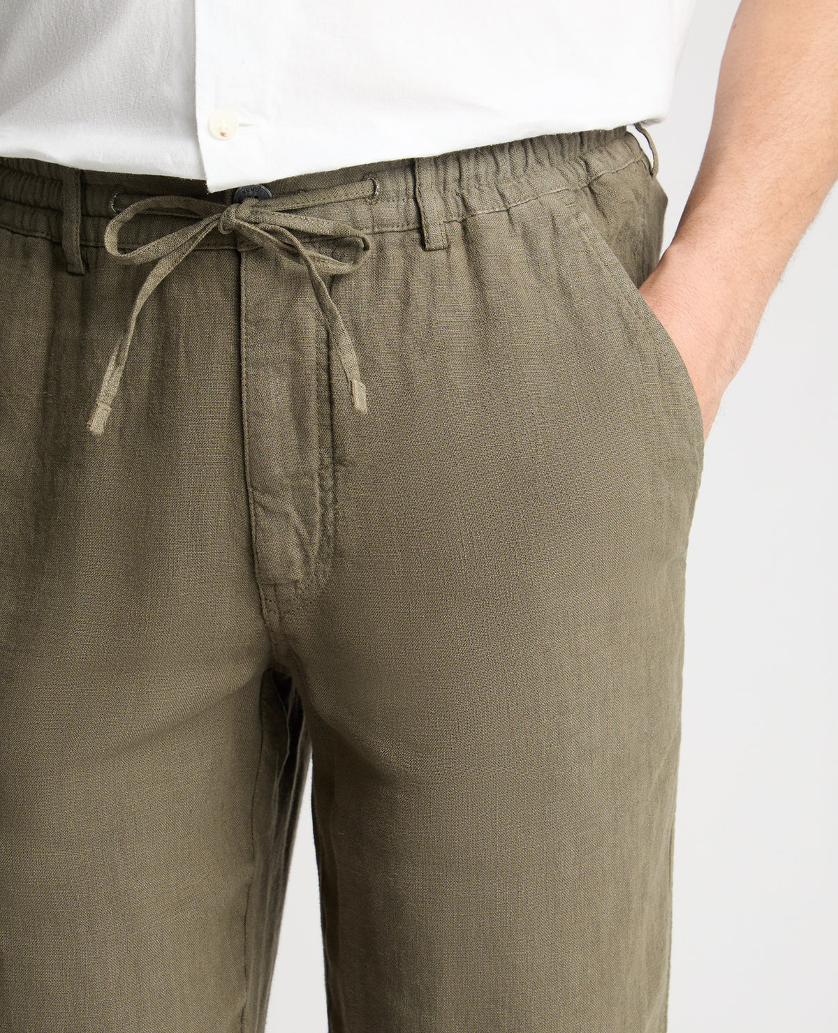 Man wearing a green chino