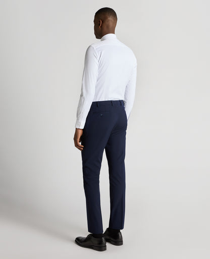 Man wearing a navy trouser