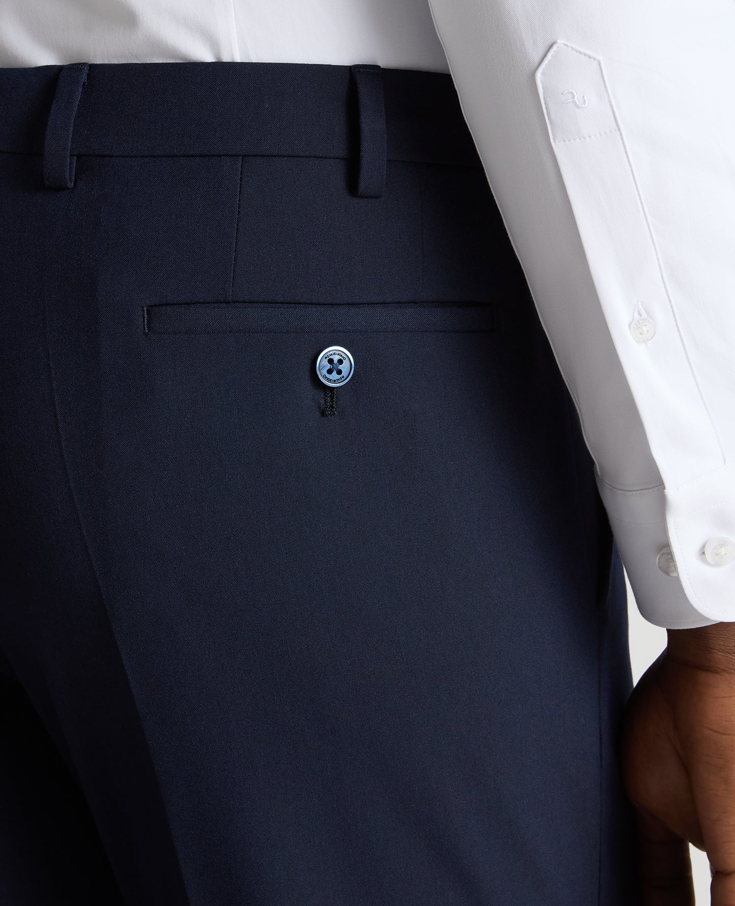 Man wearing a navy trouser