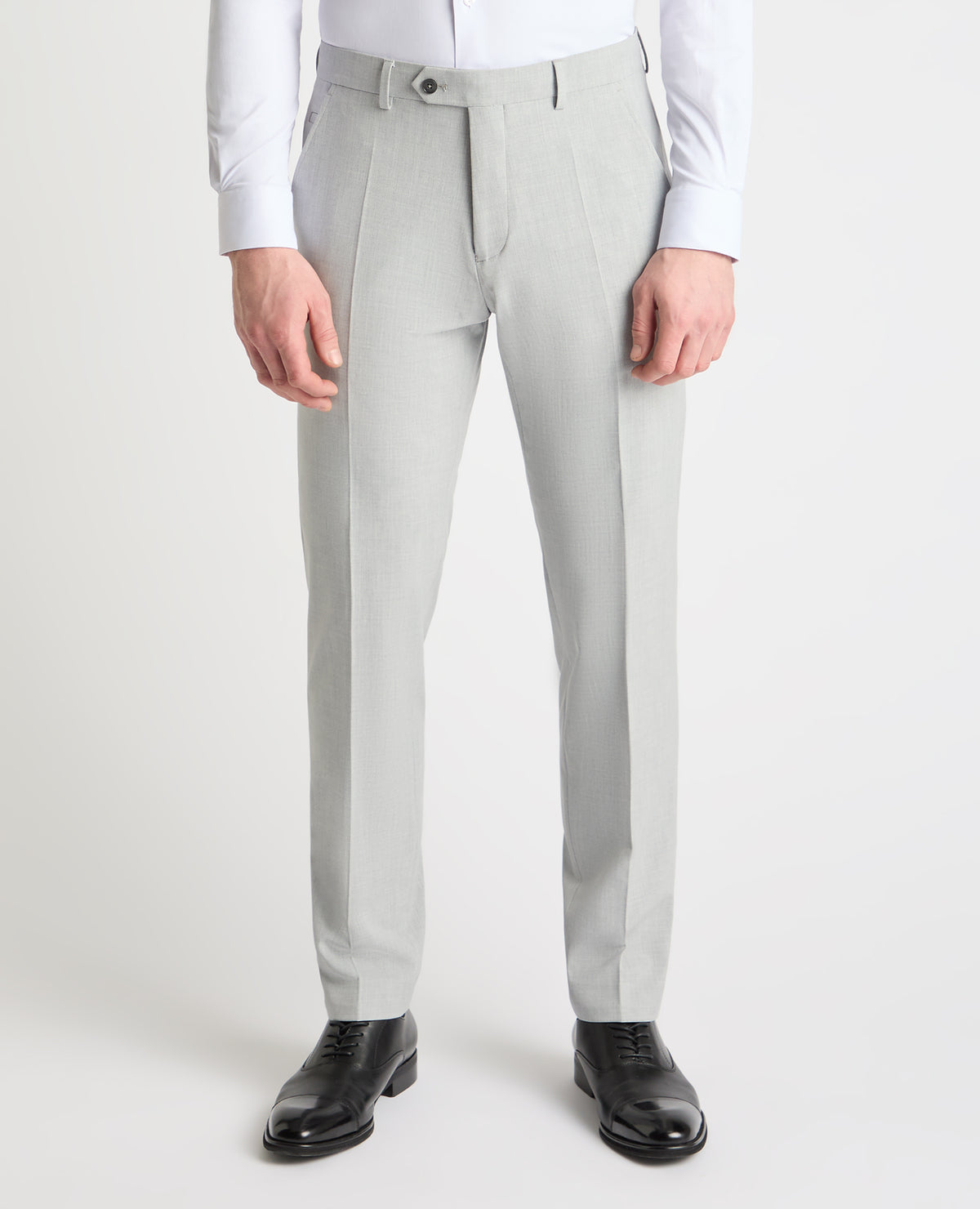 Man wearing a Grey trouser