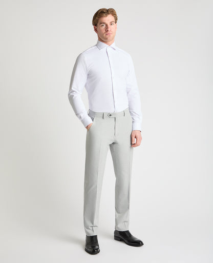 Man wearing a Grey trouser