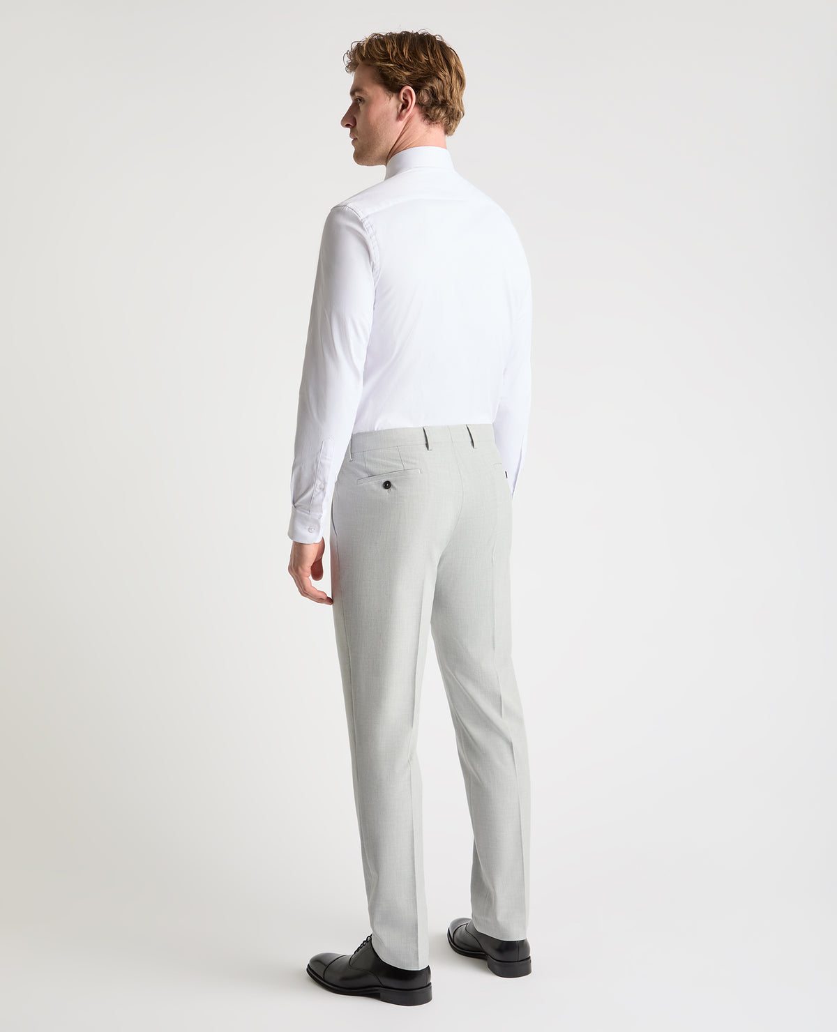 Man wearing a Grey trouser
