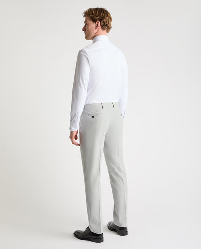 Man wearing a Grey trouser