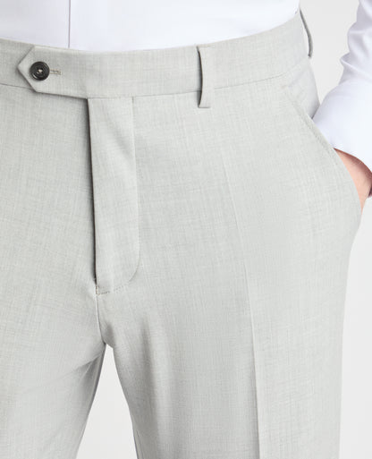 Man wearing a Grey trouser