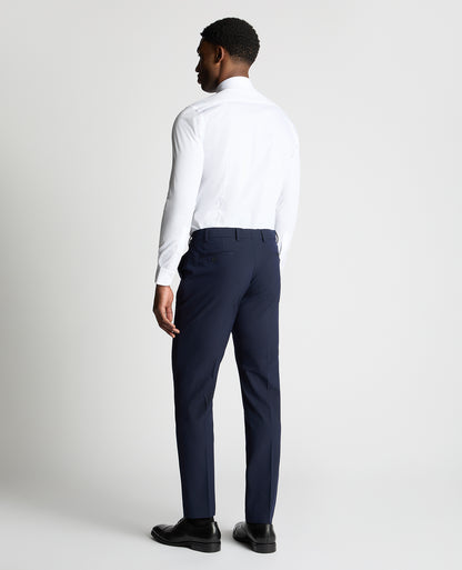 Man wearing a navy trouser