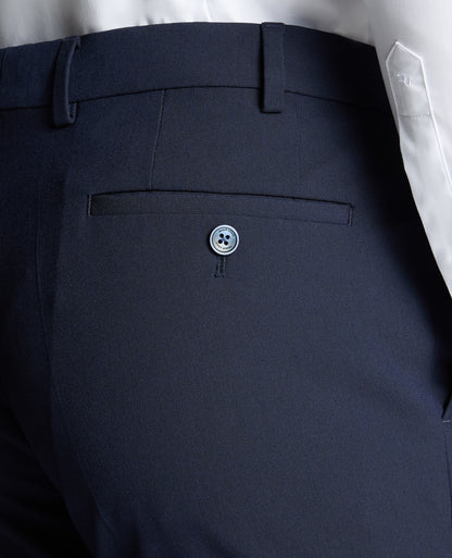 Man wearing a navy trouser