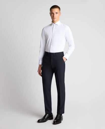 Man wearing a navy trouser