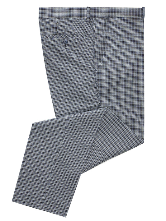 Man wearing a Grey trouser
