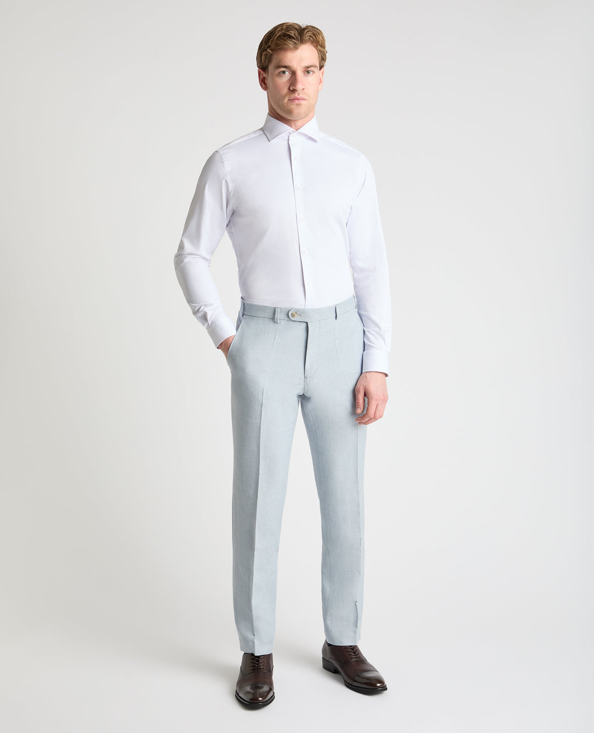 Man wearing a blue trouser