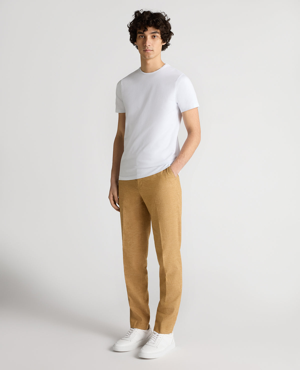 Man wearing a orange Slim Leg Linen-Blend Trousers