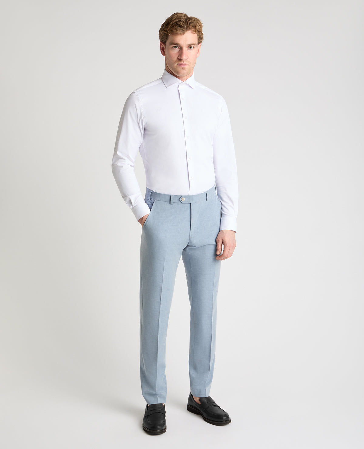 Man wearing a blue trouser