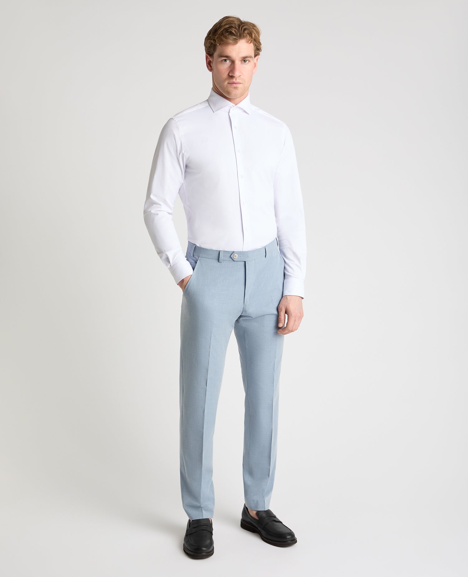 Man wearing a blue trouser