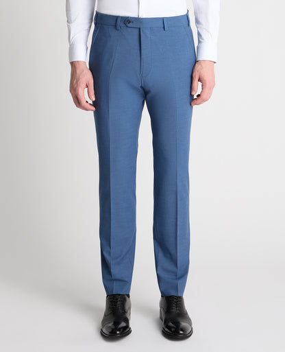 Man wearing a blue trouser