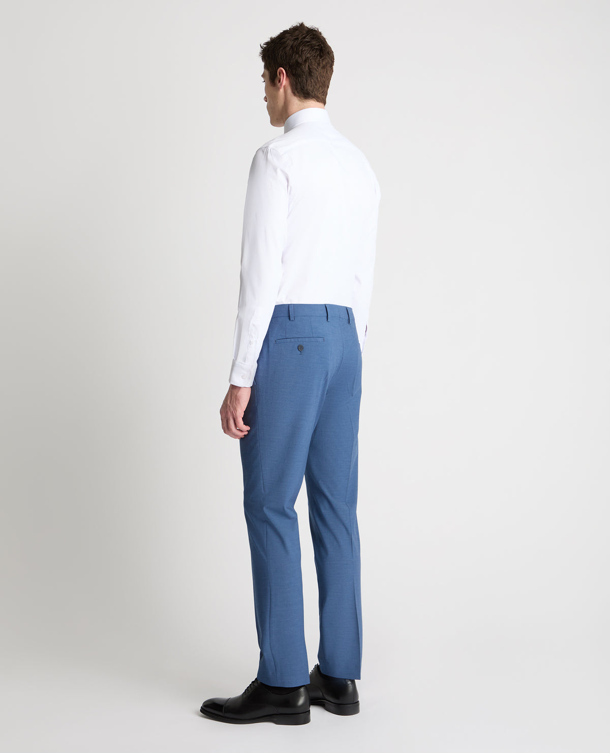 Man wearing a blue trouser