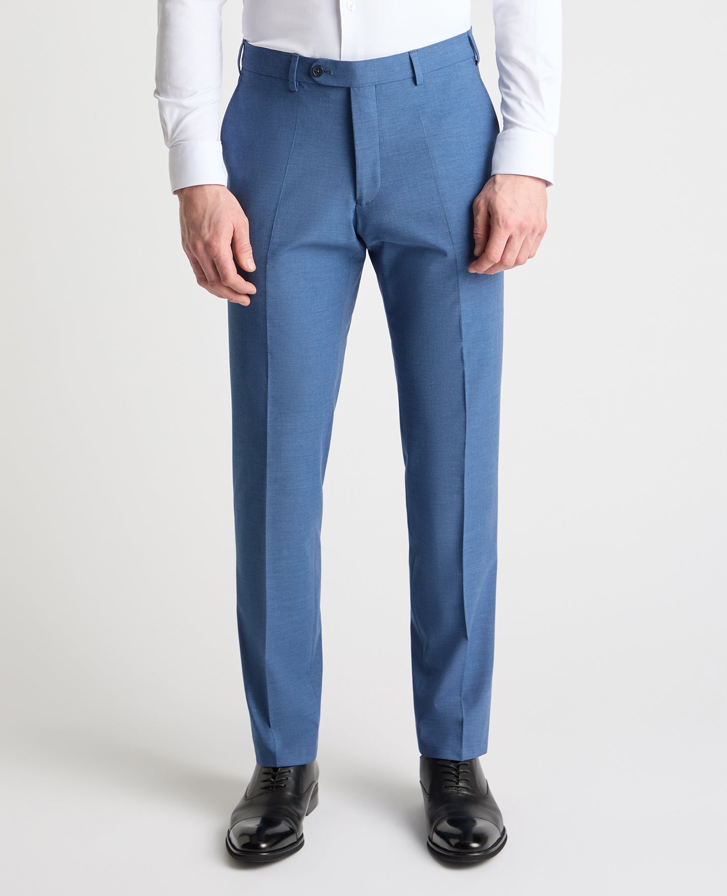 Man wearing a blue trouser