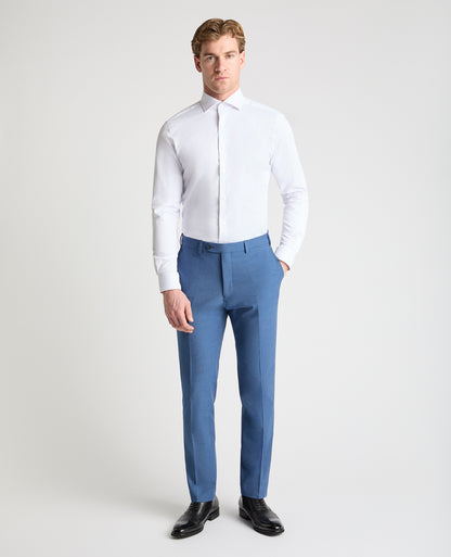 Man wearing a blue trouser