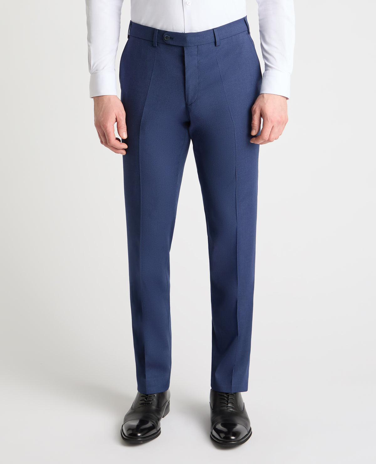 Man wearing a blue trouser