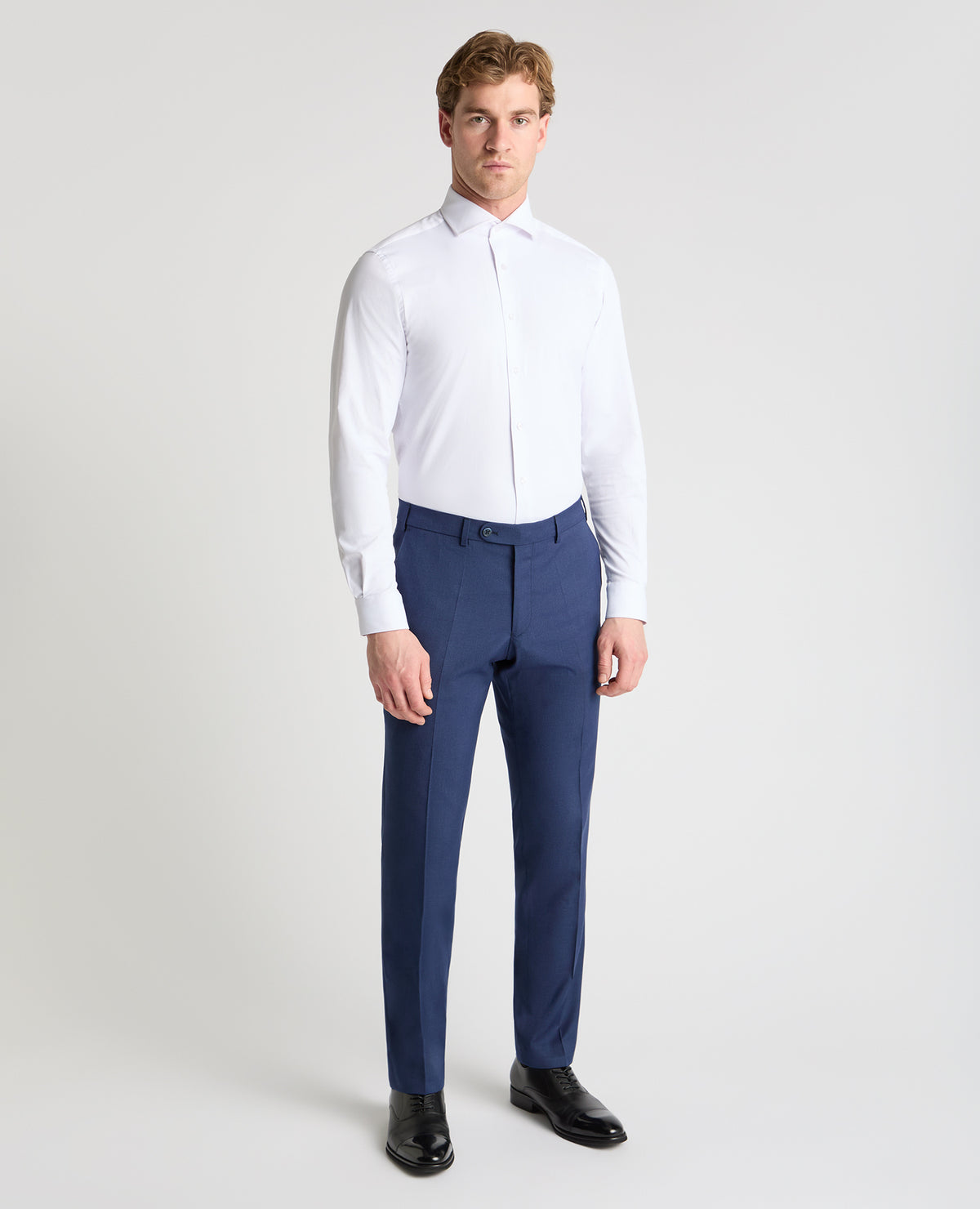 Man wearing a blue trouser