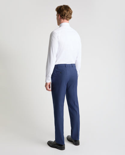 Man wearing a blue trouser