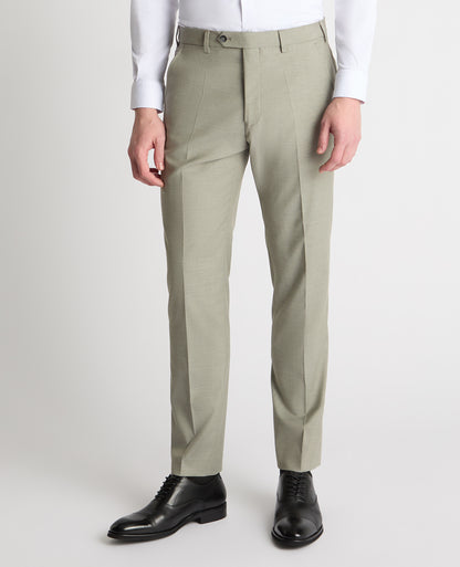Man wearing a green trouser
