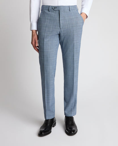 Man wearing a blue trouser