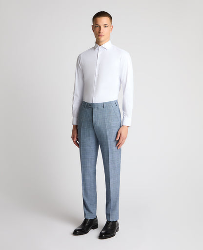 Man wearing a blue trouser