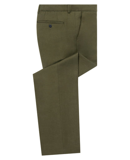 Man wearing a green trouser