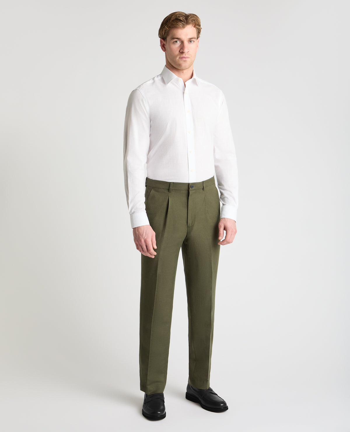 Man wearing a green trouser
