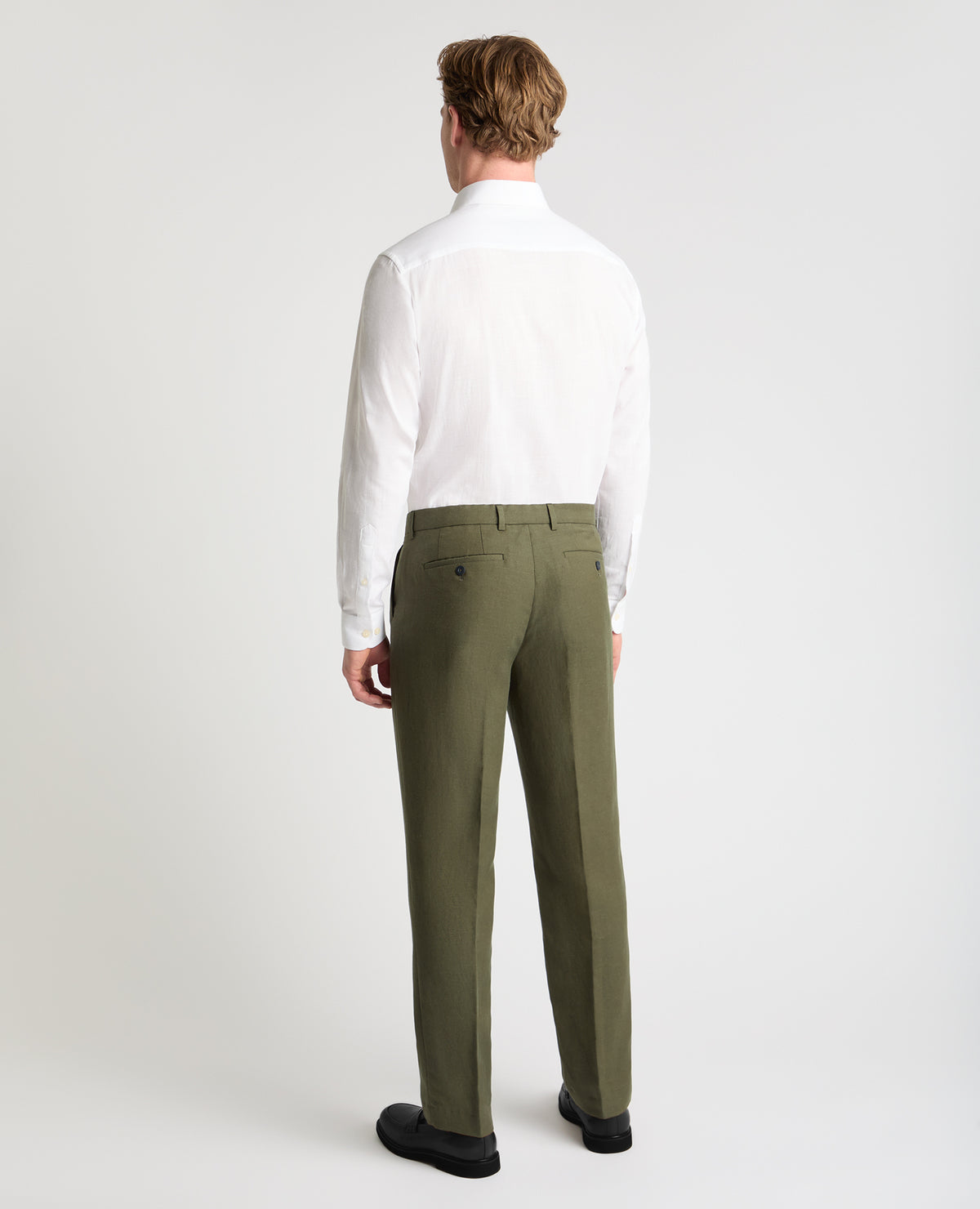 Man wearing a green trouser