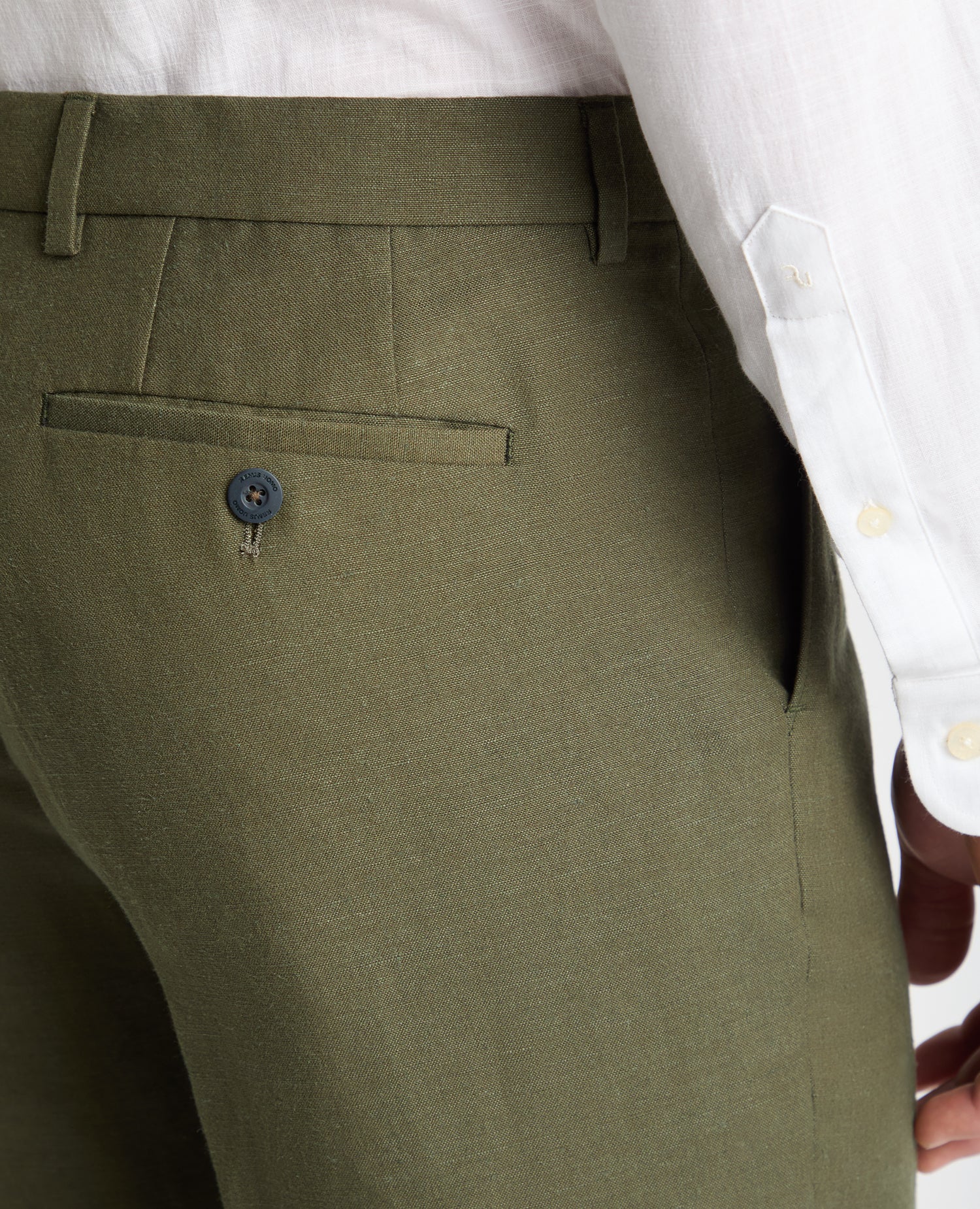 Man wearing a green trouser