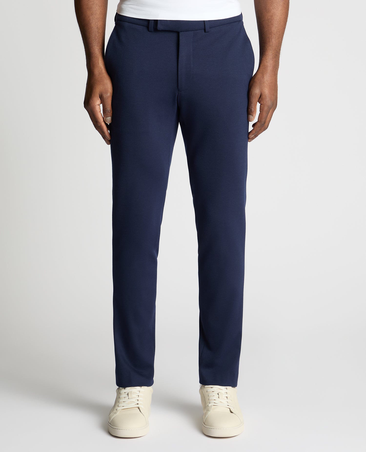 Man wearing a navy trouser