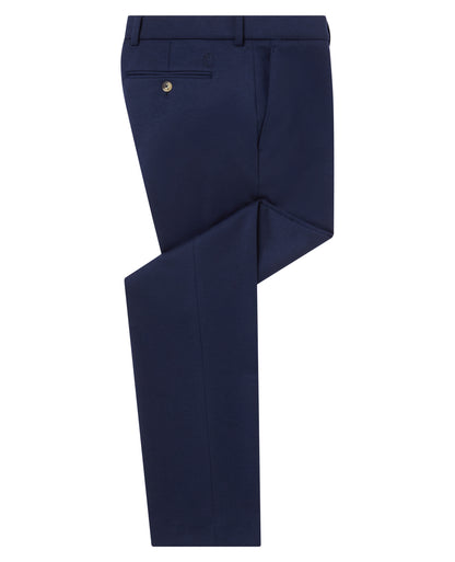 Man wearing a navy trouser